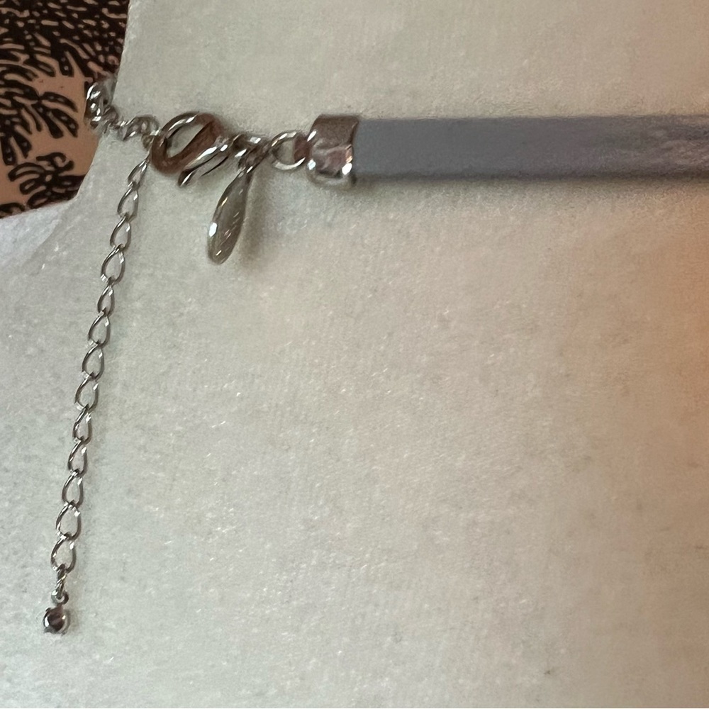 Gray Choker Rhinestone Key Necklace Express - Picture 6 of 9